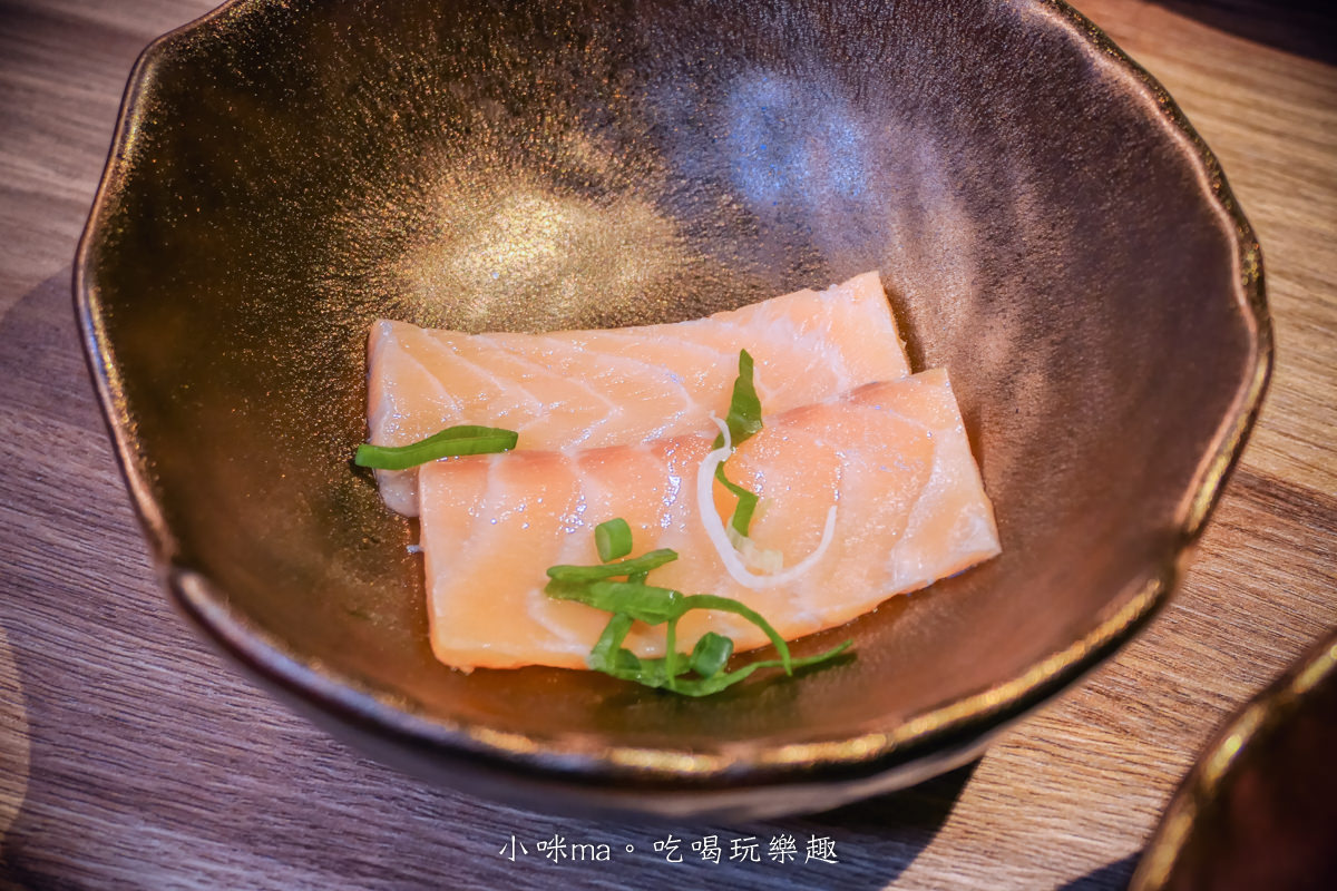 札卡燒肉-漢口店｜迴轉壽司燒肉版！輸送帶送上寶藏盒牛，只要399元就能吃到A5和牛，台中燒肉推薦