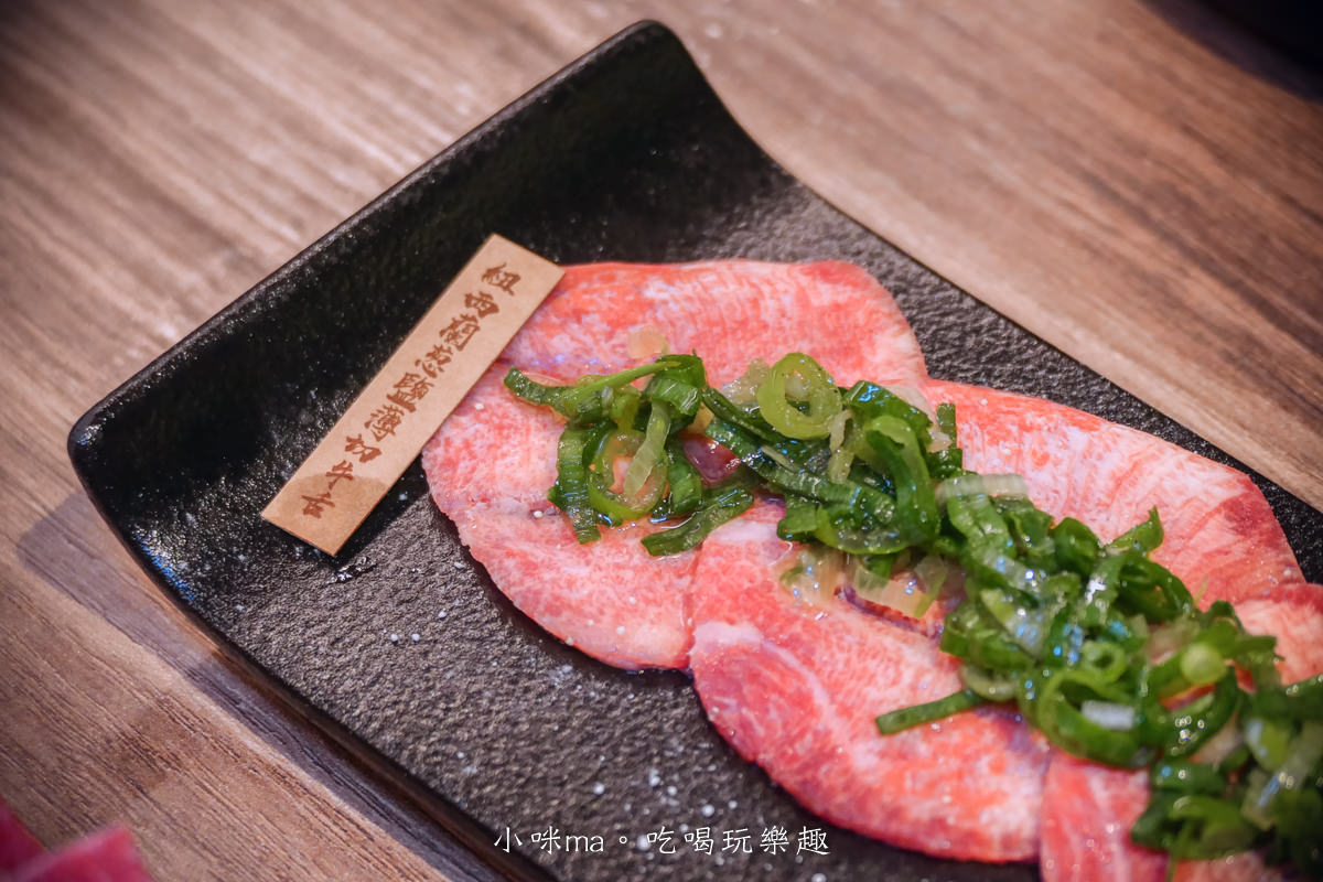 札卡燒肉-漢口店｜迴轉壽司燒肉版！輸送帶送上寶藏盒牛，只要399元就能吃到A5和牛，台中燒肉推薦