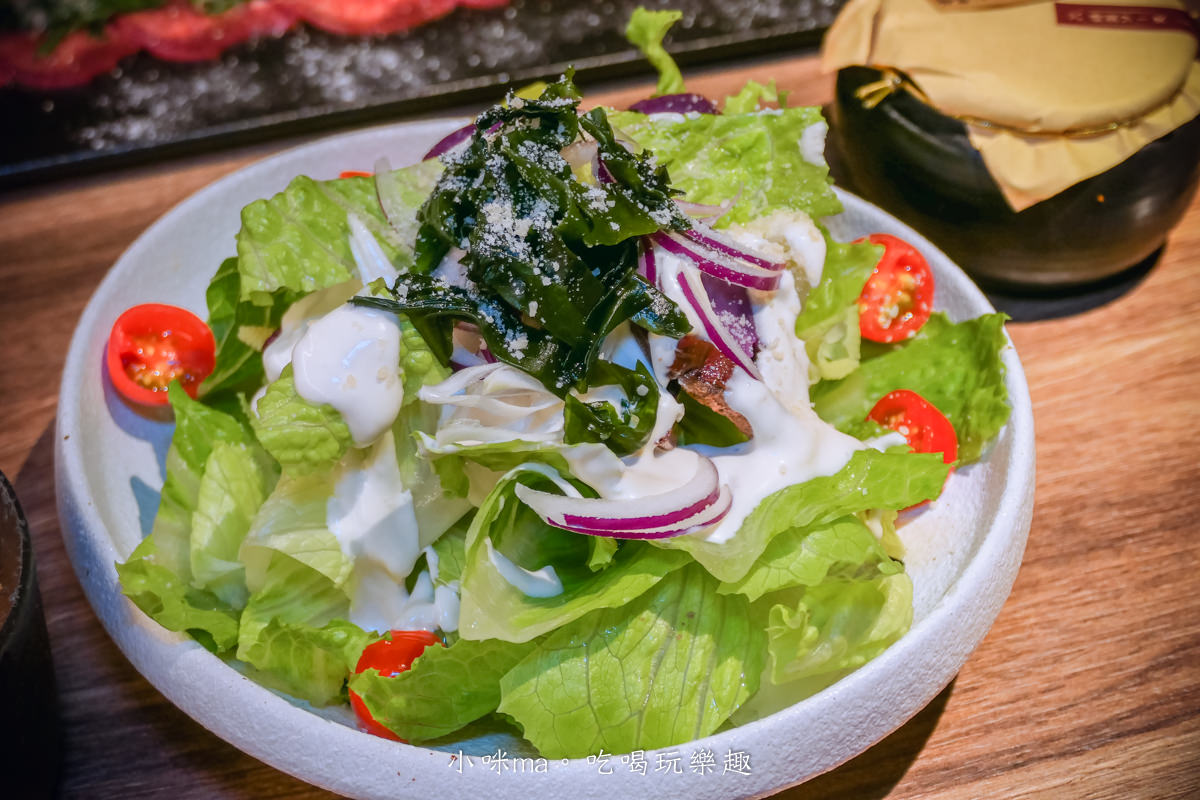 札卡燒肉-漢口店｜迴轉壽司燒肉版！輸送帶送上寶藏盒牛，只要399元就能吃到A5和牛，台中燒肉推薦