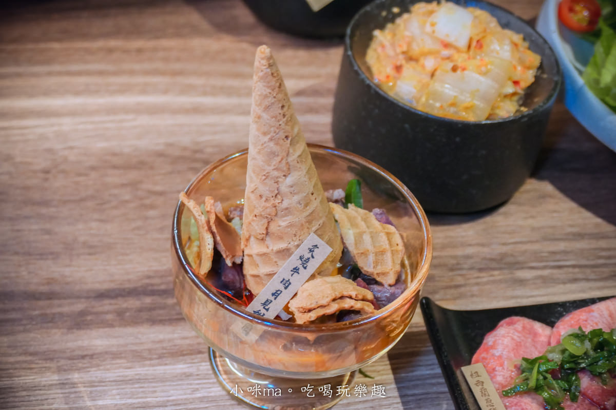 札卡燒肉-漢口店｜迴轉壽司燒肉版！輸送帶送上寶藏盒牛，只要399元就能吃到A5和牛，台中燒肉推薦