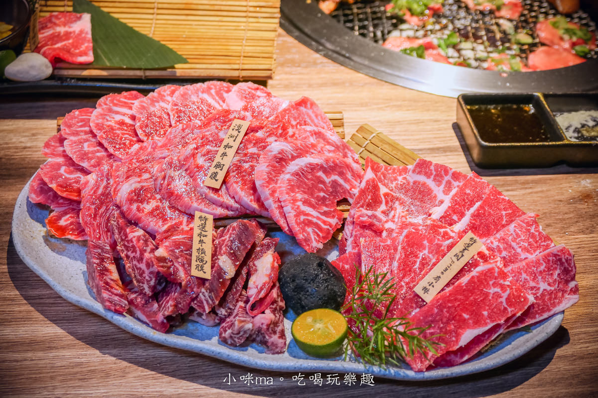 札卡燒肉-漢口店｜迴轉壽司燒肉版！輸送帶送上寶藏盒牛，只要399元就能吃到A5和牛，台中燒肉推薦