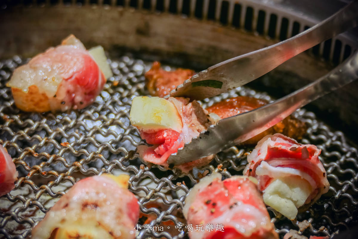 札卡燒肉-漢口店｜迴轉壽司燒肉版！輸送帶送上寶藏盒牛，只要399元就能吃到A5和牛，台中燒肉推薦