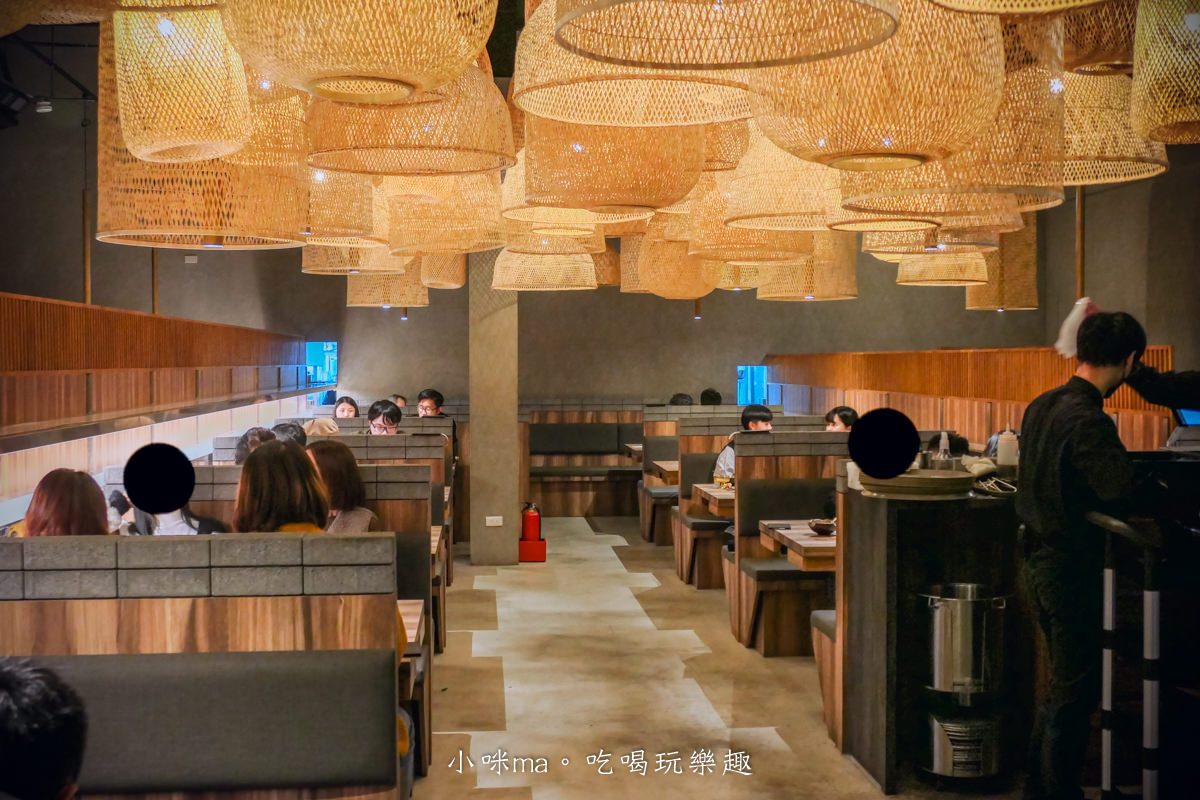 札卡燒肉-漢口店｜迴轉壽司燒肉版！輸送帶送上寶藏盒牛，只要399元就能吃到A5和牛，台中燒肉推薦