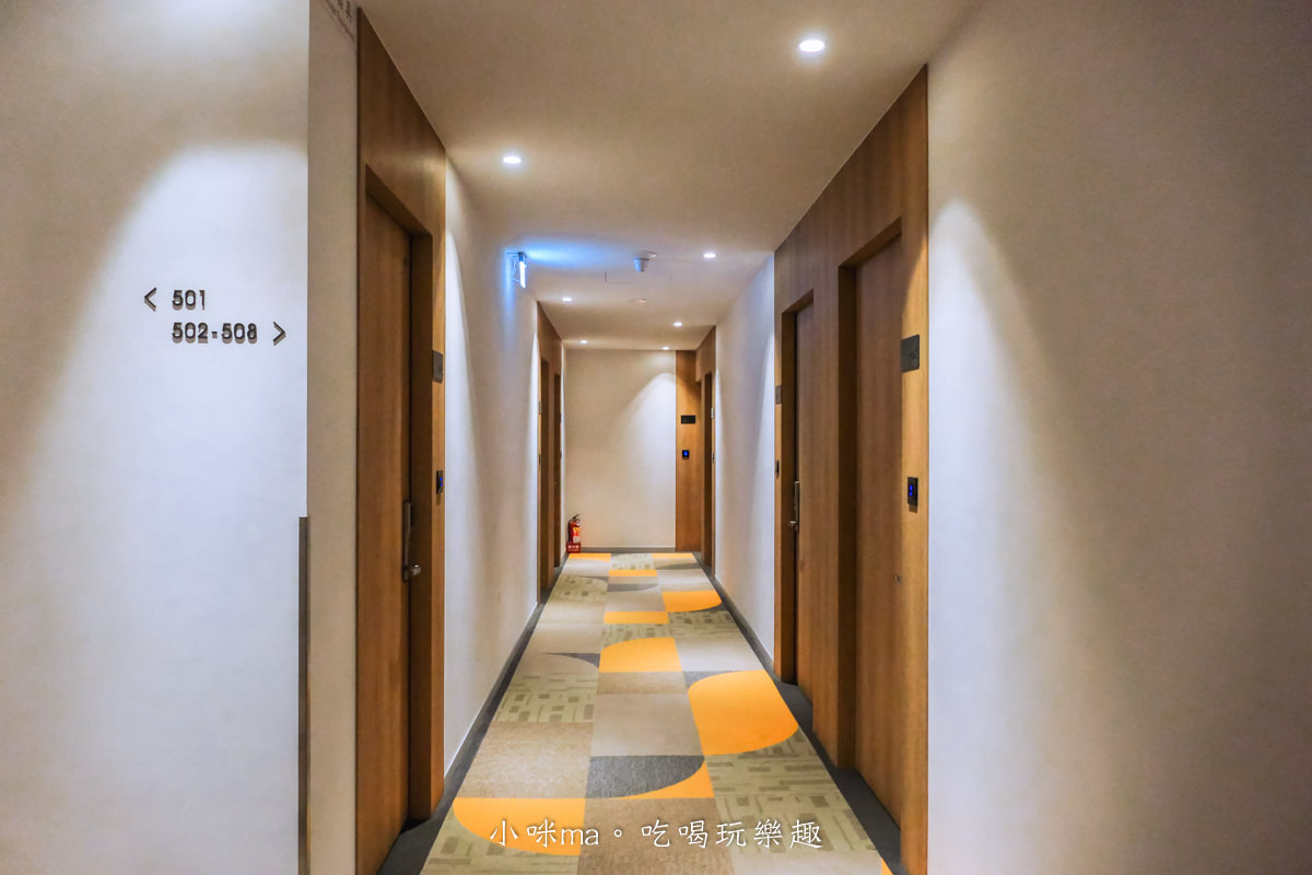 悅樂旅店 OLAH Poshtel 台中|台中火車站附近最潮的旅店,挑高共享空間設計感十足,還有免費泡麵隨你吃,台中飯店/台中住宿 - 第9張圖 悅樂旅店 OLAH Poshtel 台中|台中火車站附近最潮的旅店,挑高共享空間設計感十足,還有免費泡麵隨你吃,台中飯店/台中住宿