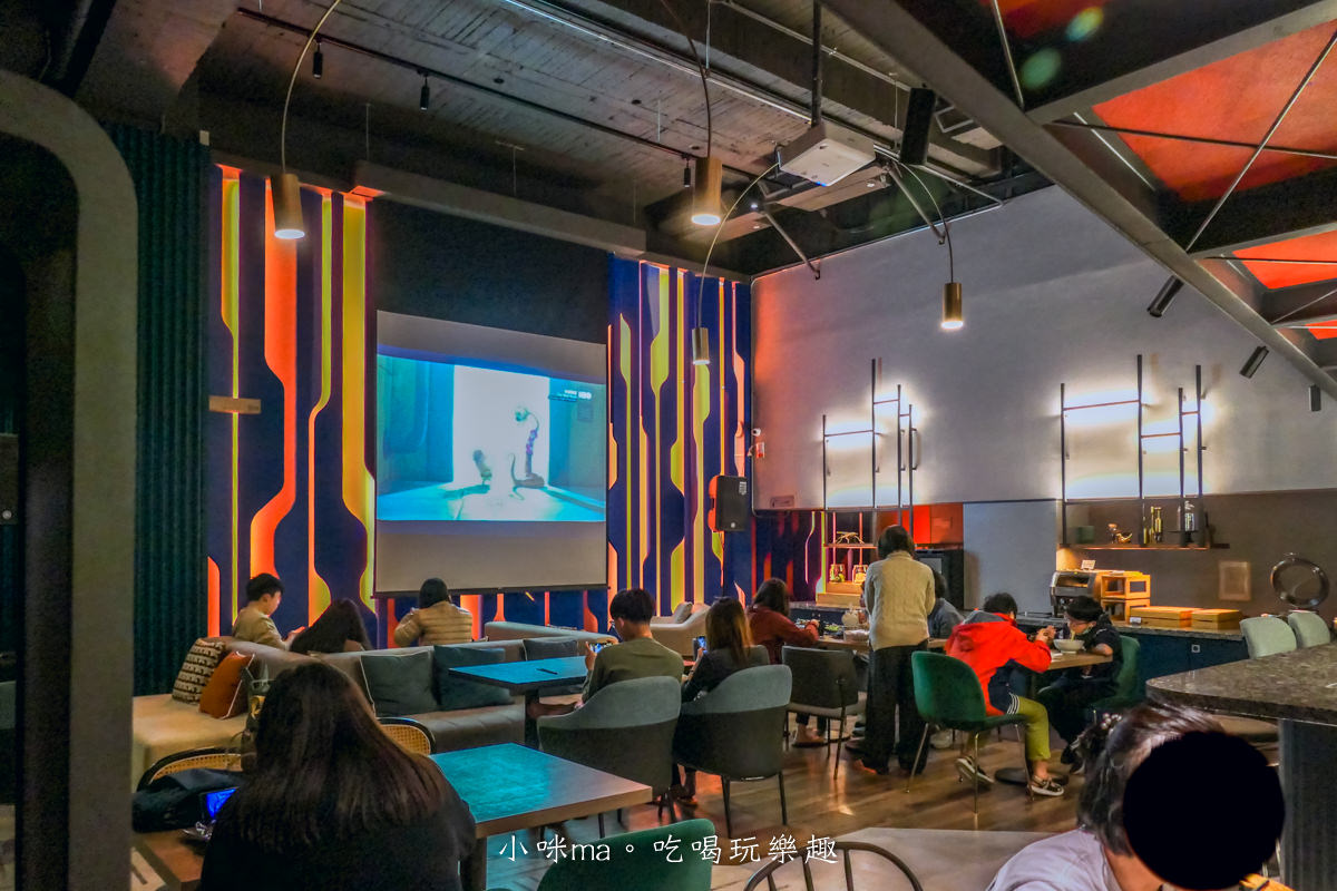 悅樂旅店 OLAH Poshtel 台中|台中火車站附近最潮的旅店,挑高共享空間設計感十足,還有免費泡麵隨你吃,台中飯店/台中住宿 - 第26張圖 悅樂旅店 OLAH Poshtel 台中|台中火車站附近最潮的旅店,挑高共享空間設計感十足,還有免費泡麵隨你吃,台中飯店/台中住宿