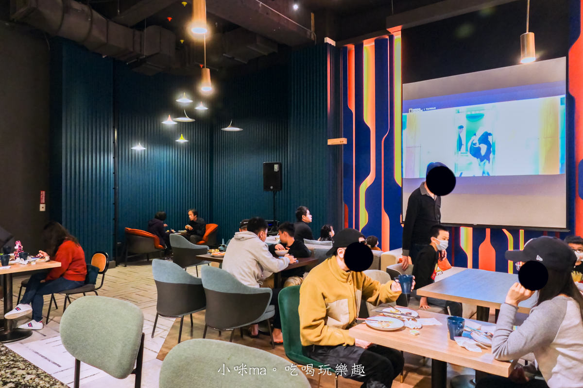 悅樂旅店 OLAH Poshtel 台中|台中火車站附近最潮的旅店,挑高共享空間設計感十足,還有免費泡麵隨你吃,台中飯店/台中住宿 - 第36張圖 悅樂旅店 OLAH Poshtel 台中|台中火車站附近最潮的旅店,挑高共享空間設計感十足,還有免費泡麵隨你吃,台中飯店/台中住宿