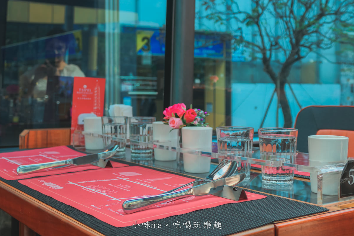 台北雙層餐車｜ 全景天窗配五星級美食 101美景就在你身旁，預約方式、價格、行車路線報你知！台北旅遊