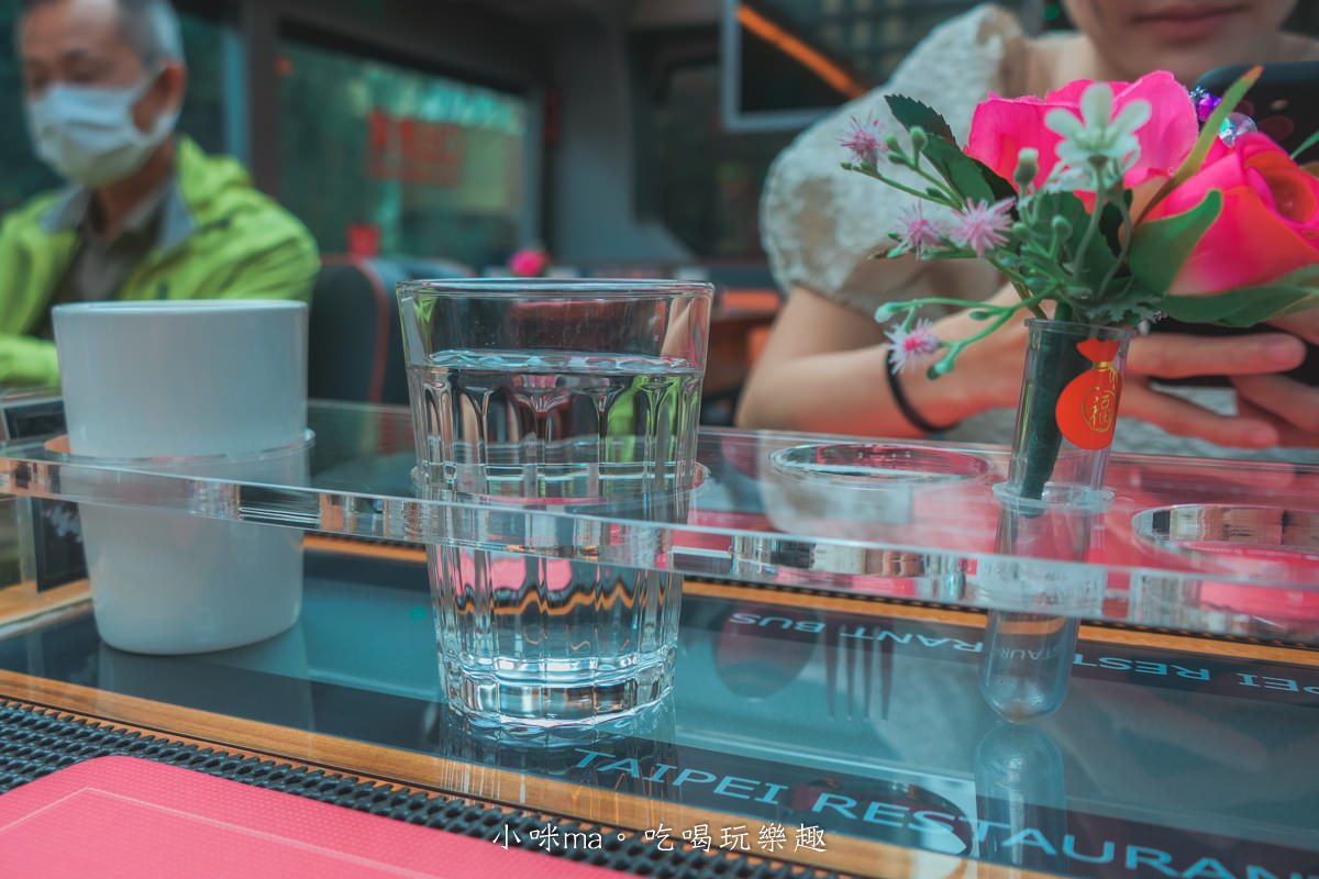 台北雙層餐車｜ 全景天窗配五星級美食 101美景就在你身旁，預約方式、價格、行車路線報你知！台北旅遊
