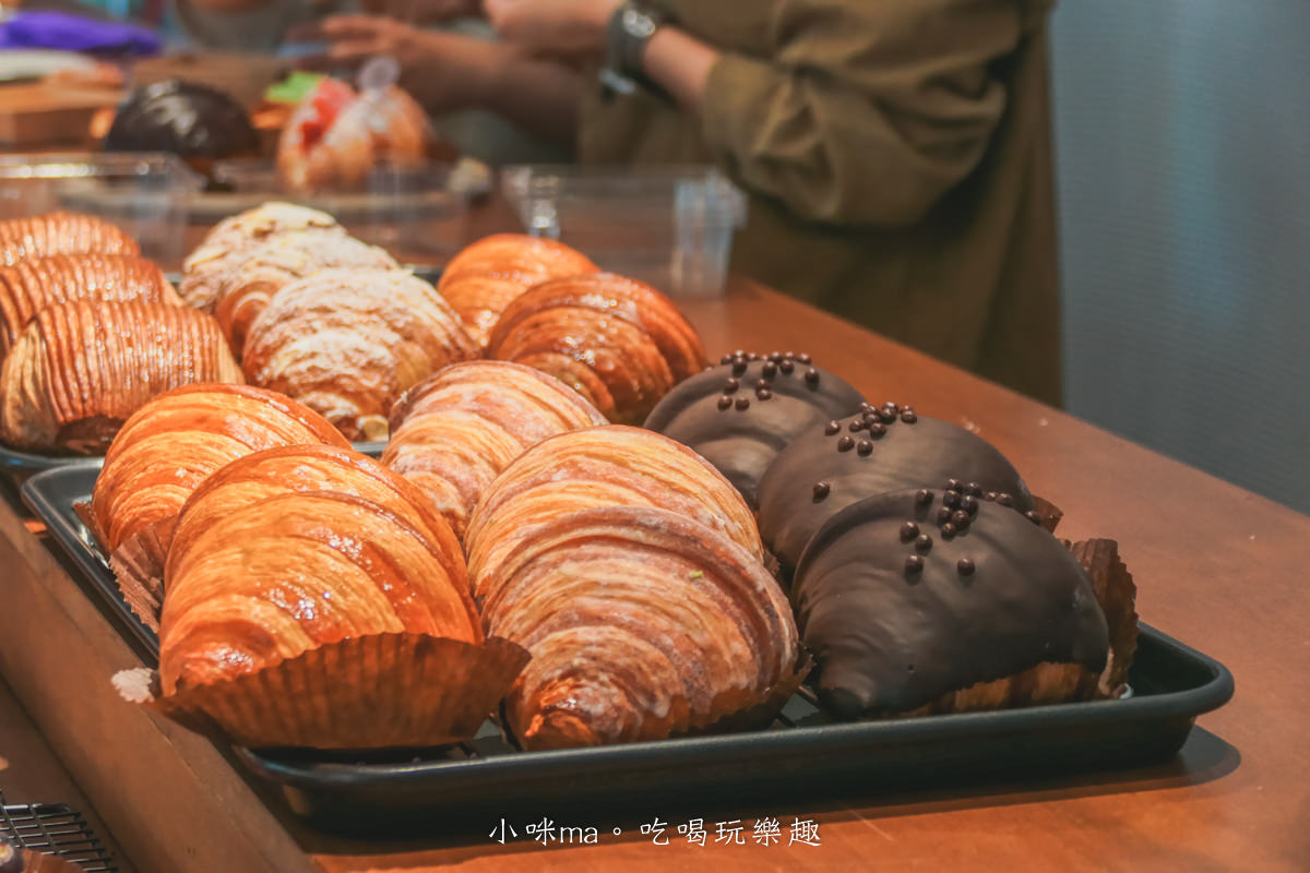 Lillian Bakery 莉莉安可頌烘焙專門店|風靡IG 獨棟三層樓絕美不限時咖啡廳,拍好拍滿 可頌、蛋糕、鹹食任你選,寵物友善,捷運忠孝敦化站 - 第8張圖 Lillian Bakery 莉莉安可頌烘焙專門店|風靡IG 獨棟三層樓絕美不限時咖啡廳,拍好拍滿 可頌、蛋糕、鹹食任你選,寵物友善,捷運忠孝敦化站