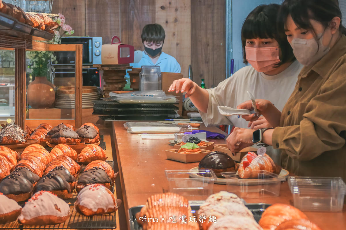 Lillian Bakery 莉莉安可頌烘焙專門店|風靡IG 獨棟三層樓絕美不限時咖啡廳,拍好拍滿 可頌、蛋糕、鹹食任你選,寵物友善,捷運忠孝敦化站 - 第11張圖 Lillian Bakery 莉莉安可頌烘焙專門店|風靡IG 獨棟三層樓絕美不限時咖啡廳,拍好拍滿 可頌、蛋糕、鹹食任你選,寵物友善,捷運忠孝敦化站