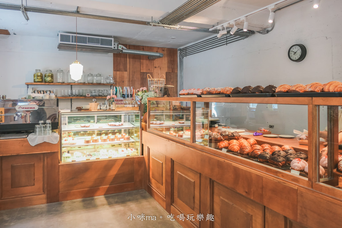 Lillian Bakery 莉莉安可頌烘焙專門店|風靡IG 獨棟三層樓絕美不限時咖啡廳,拍好拍滿 可頌、蛋糕、鹹食任你選,寵物友善,捷運忠孝敦化站 - 第7張圖 Lillian Bakery 莉莉安可頌烘焙專門店|風靡IG 獨棟三層樓絕美不限時咖啡廳,拍好拍滿 可頌、蛋糕、鹹食任你選,寵物友善,捷運忠孝敦化站