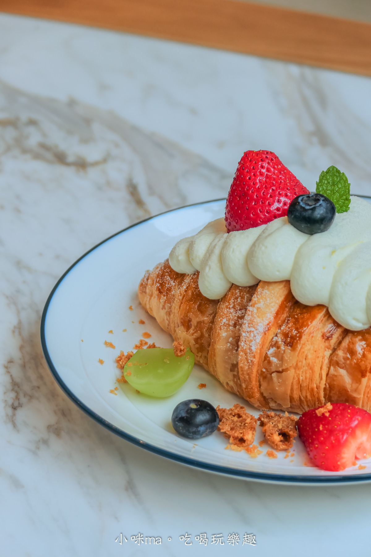 Snob Cafe|可頌甜點吸眼球,點一杯飲品 甜點只要99元,有插座又不限時!捷運市政府站 - 第11張圖 Snob Cafe|可頌甜點吸眼球,點一杯飲品 甜點只要99元,有插座又不限時!捷運市政府站