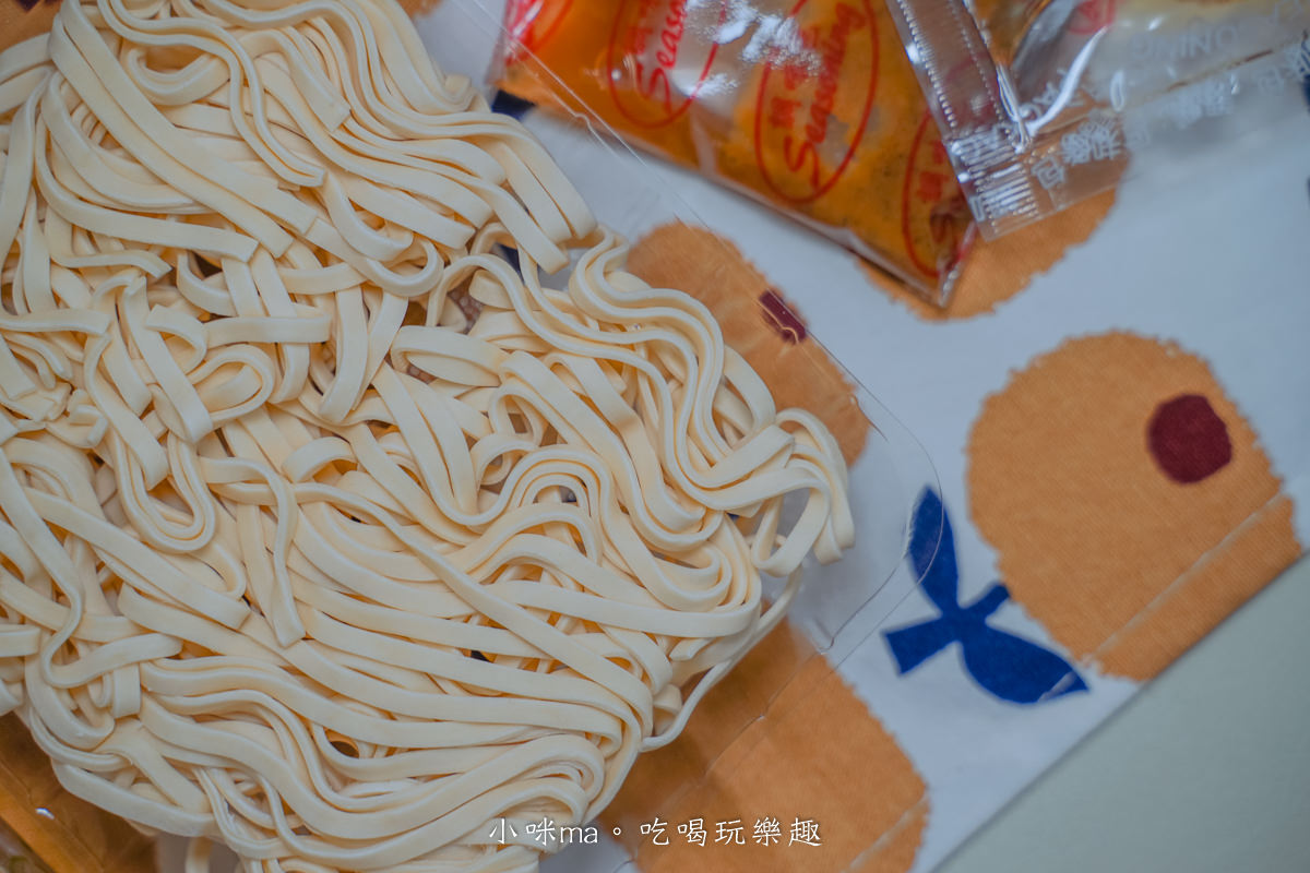 三男小食麵｜肚子餓、嘴饞、宵夜不求人，小食麵獨門三種風味拌麵，簡單煮就能享美味，宅配美食 /  即時料理包推薦