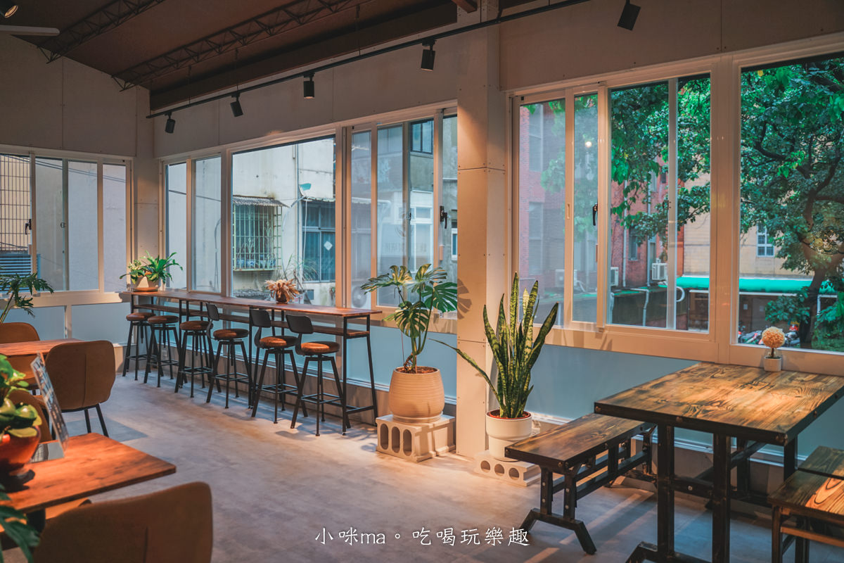 綠豆蒜製研所|吃綠豆蒜不用下屏東,藏在巷子內的文青甜品店,二樓窗景有夠迷人,捷運台大醫院站 - 第6張圖 綠豆蒜製研所|吃綠豆蒜不用下屏東,藏在巷子內的文青甜品店,二樓窗景有夠迷人,捷運台大醫院站