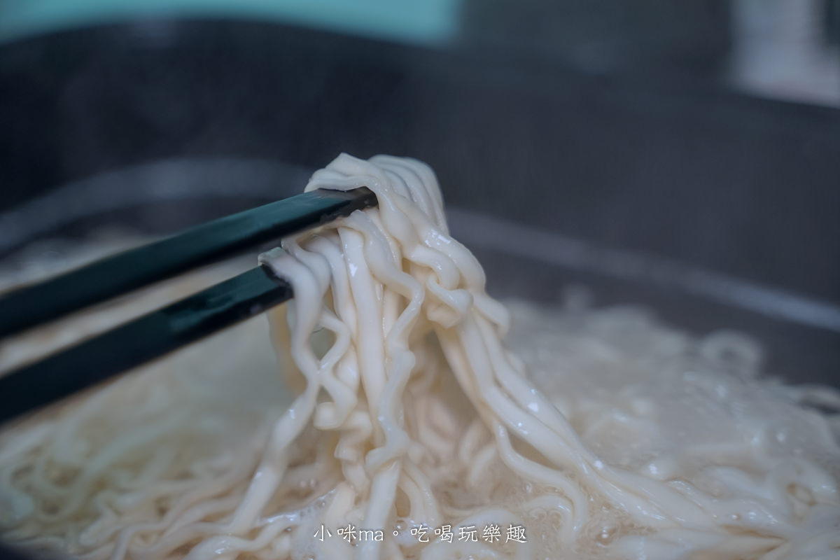 三男小食麵｜肚子餓、嘴饞、宵夜不求人，小食麵獨門三種風味拌麵，簡單煮就能享美味，宅配美食 /  即時料理包推薦