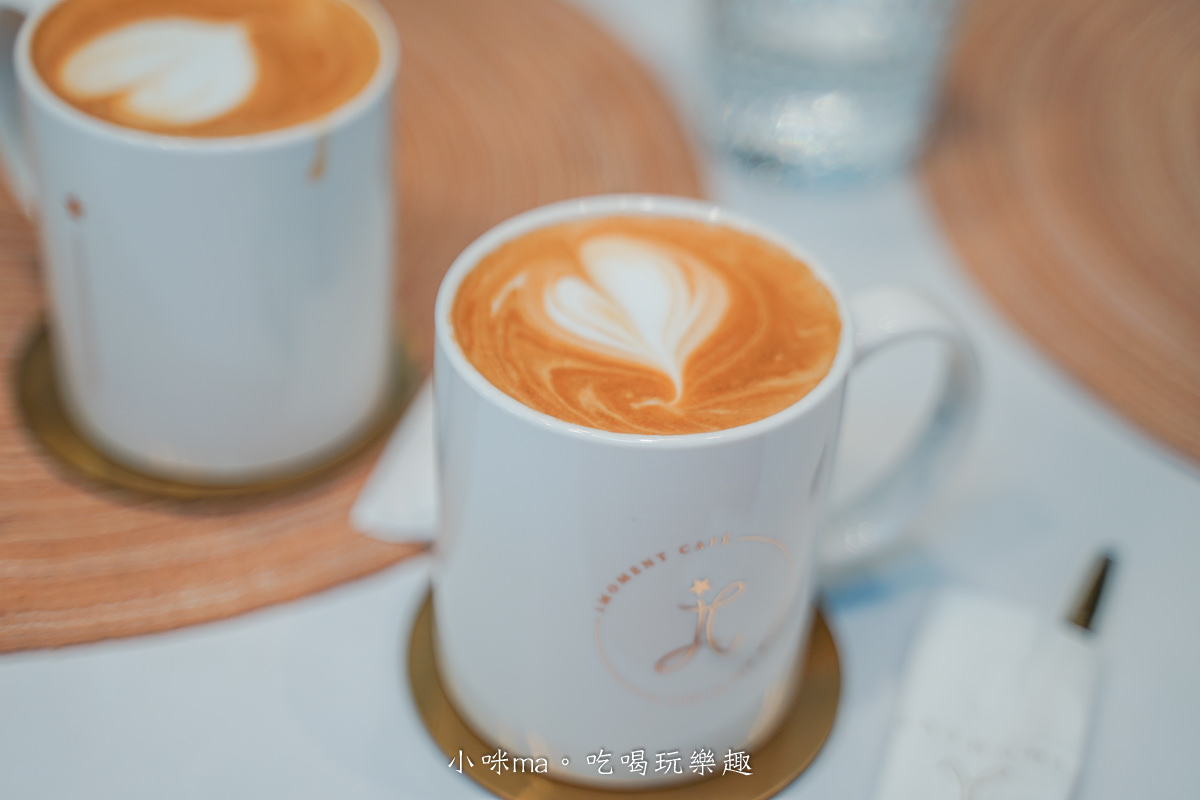 IMOMENT CAFÉ 享當下|純白色系的歐風玻璃屋,店內仙氣爆棚,夢幻吊椅超好拍,捷運芝山站 / 天母美食 - 第25張圖 IMOMENT CAFÉ 享當下|純白色系的歐風玻璃屋,店內仙氣爆棚,夢幻吊椅超好拍,捷運芝山站 / 天母美食