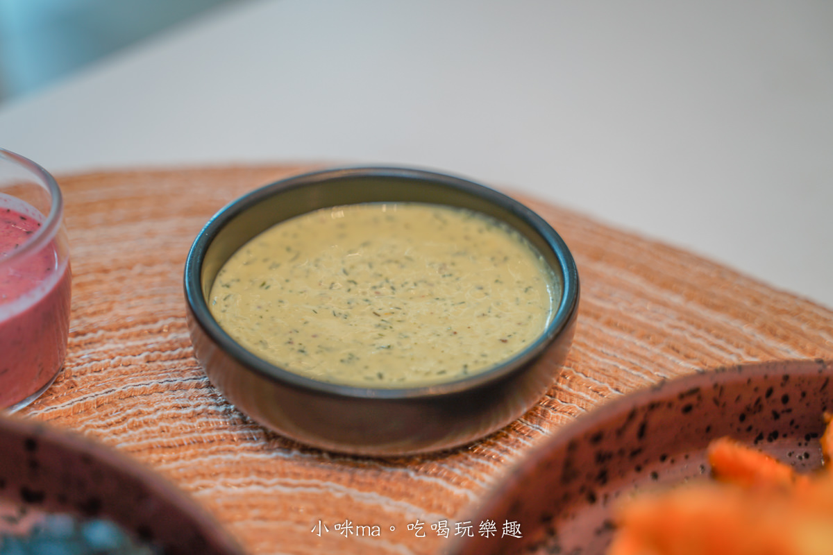 IMOMENT CAFÉ 享當下|純白色系的歐風玻璃屋,店內仙氣爆棚,夢幻吊椅超好拍,捷運芝山站 / 天母美食 - 第16張圖 IMOMENT CAFÉ 享當下|純白色系的歐風玻璃屋,店內仙氣爆棚,夢幻吊椅超好拍,捷運芝山站 / 天母美食