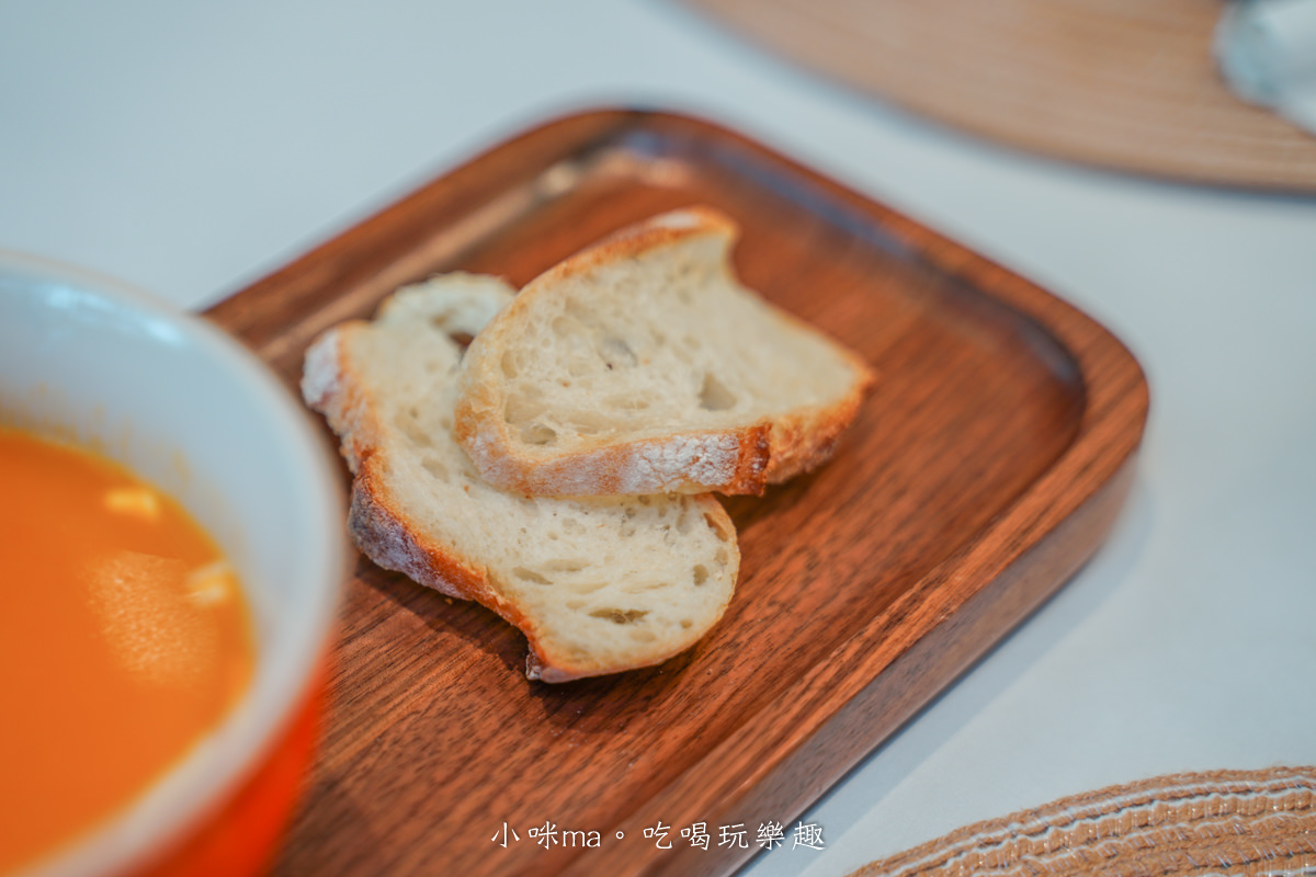 IMOMENT CAFÉ 享當下|純白色系的歐風玻璃屋,店內仙氣爆棚,夢幻吊椅超好拍,捷運芝山站 / 天母美食 - 第18張圖 IMOMENT CAFÉ 享當下|純白色系的歐風玻璃屋,店內仙氣爆棚,夢幻吊椅超好拍,捷運芝山站 / 天母美食