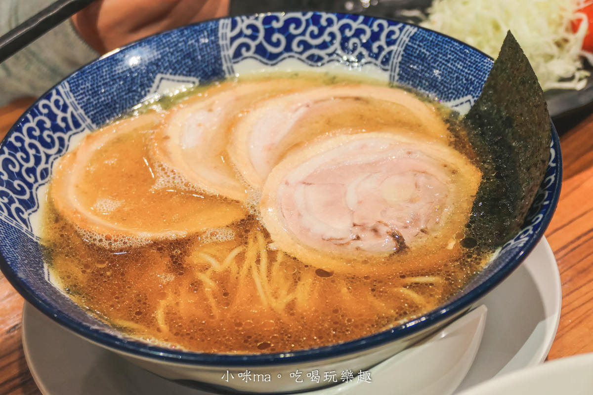 奧特拉麵 Ramen Ultra-桃園華泰 錦拉麵|北海道最純正的拉麵,雞白湯頭清爽不膩,還有丼飯、乾拌麵、咖哩飯可以選,桃園美食 - 第15張圖 奧特拉麵 Ramen Ultra-桃園華泰 錦拉麵|北海道最純正的拉麵,雞白湯頭清爽不膩,還有丼飯、乾拌麵、咖哩飯可以選,桃園美食