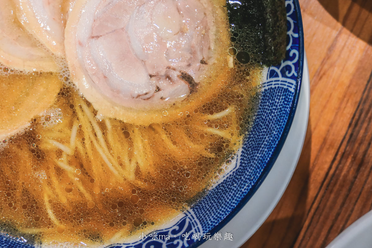 奧特拉麵 Ramen Ultra-桃園華泰 錦拉麵|北海道最純正的拉麵,雞白湯頭清爽不膩,還有丼飯、乾拌麵、咖哩飯可以選,桃園美食 - 第16張圖 奧特拉麵 Ramen Ultra-桃園華泰 錦拉麵|北海道最純正的拉麵,雞白湯頭清爽不膩,還有丼飯、乾拌麵、咖哩飯可以選,桃園美食