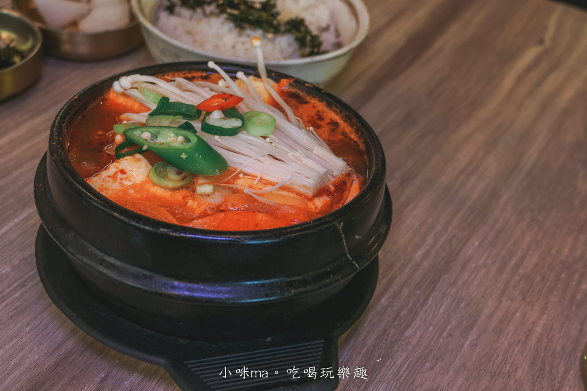 梨谷-韓式鐵板炭火烤肉|全台首創鐵板炭火烤肉,韓劇、韓綜特色料理 這裡都有,五種韓式小菜隨你吃,捷運後山埤站 - 第12張圖 梨谷-韓式鐵板炭火烤肉|全台首創鐵板炭火烤肉,韓劇、韓綜特色料理 這裡都有,五種韓式小菜隨你吃,捷運後山埤站