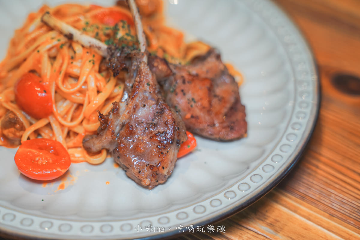 Gumgum Beer & Wings 雞翅啤酒吧-內科店|獨棟空間滿是綠色植栽,頂樓還打造露營風,簡直是都市裡的小綠洲,不限時、寵物友善空間,捷運西湖站 - 第18張圖 Gumgum Beer & Wings 雞翅啤酒吧-內科店|獨棟空間滿是綠色植栽,頂樓還打造露營風,簡直是都市裡的小綠洲,不限時、寵物友善空間,捷運西湖站