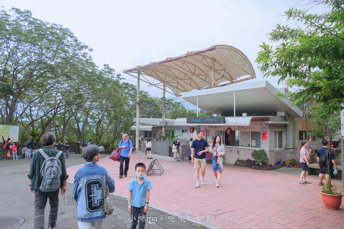 南投鳳凰谷鳥園生態園區|銅板價門票讓你近距離接觸鳥類,磨石子溜滑梯、森林步道、瀑布通通有,南投景點 - 第2張圖 南投鳳凰谷鳥園生態園區|銅板價門票讓你近距離接觸鳥類,磨石子溜滑梯、森林步道、瀑布通通有,南投景點