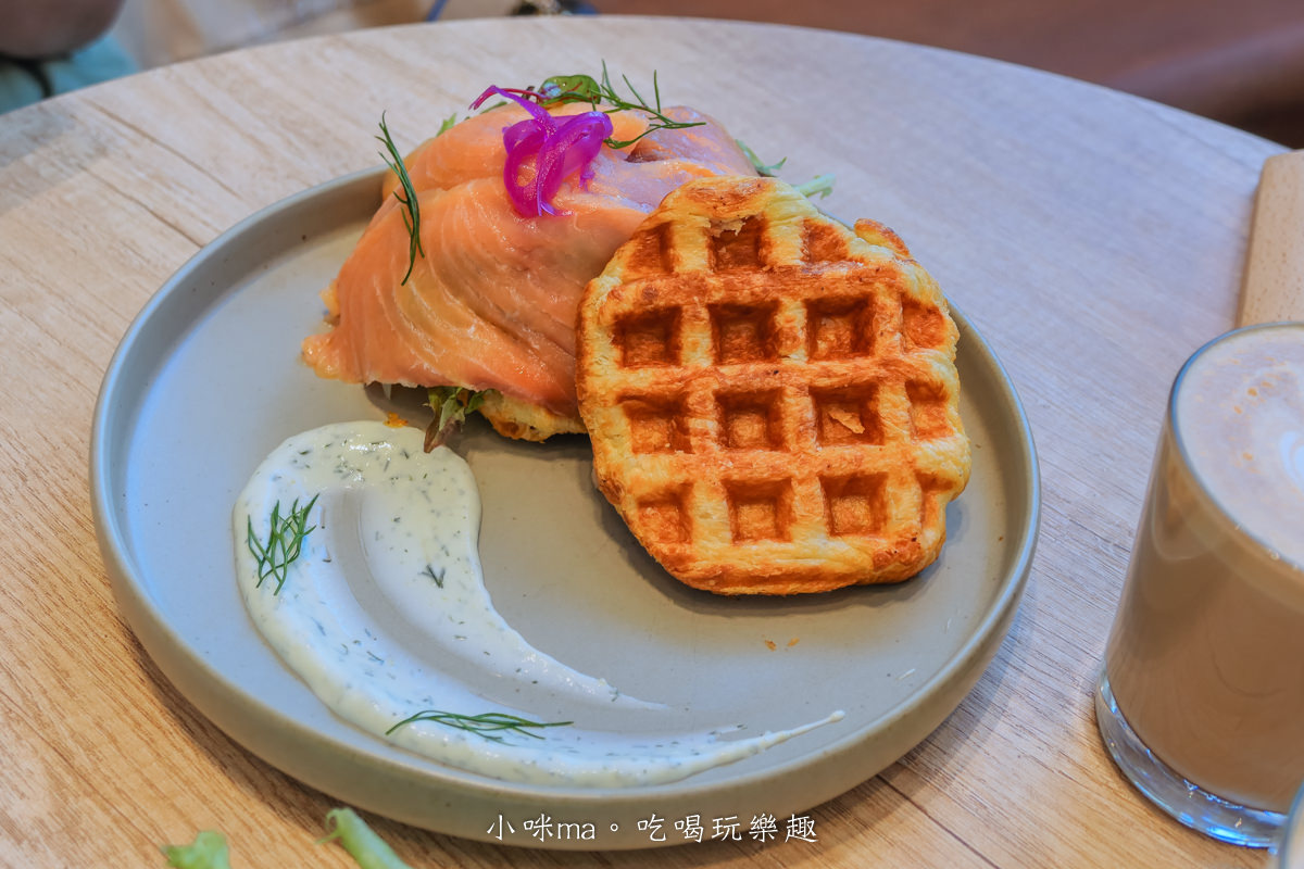 勺日 忠泰樂生活店|絕美咖啡廳就在NOKE 忠泰樂生活!木質調奶茶色系x挑高落地窗,每個角落都美到炸,內湖美食 - 第19張圖 勺日 忠泰樂生活店|絕美咖啡廳就在NOKE 忠泰樂生活!木質調奶茶色系x挑高落地窗,每個角落都美到炸,內湖美食
