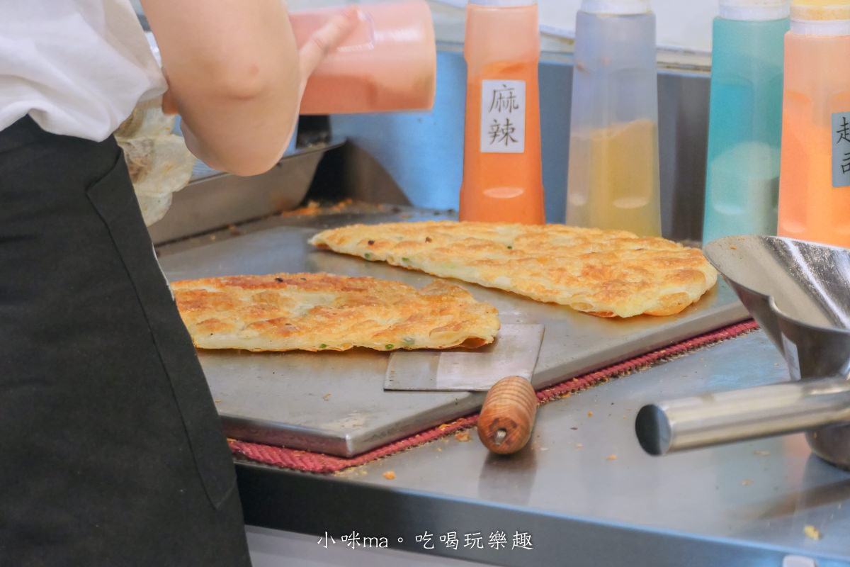 佳元蔥油餅舖-台北內湖店|蔥油餅口口嘎嘣脆,9種口味任你選,下午茶點心就選他,內湖美食 - 第7張圖 佳元蔥油餅舖-台北內湖店|蔥油餅口口嘎嘣脆,9種口味任你選,下午茶點心就選他,內湖美食