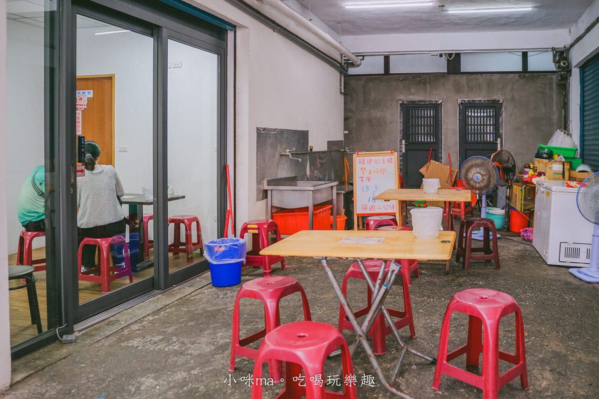 福建街香腸|花蓮隱藏版巷弄小吃,開業50年的炭烤香腸店,陣陣香氣讓你走過絕不會錯過,花蓮美食 - 第6張圖 福建街香腸|花蓮隱藏版巷弄小吃,開業50年的炭烤香腸店,陣陣香氣讓你走過絕不會錯過,花蓮美食
