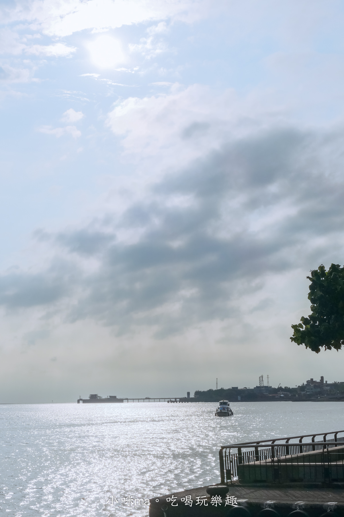 水灣餐廳waterfront 榕堤店｜真心不騙~這裡就是峇里島，南洋風味料理配上淡水河畔日落美景，不用出國就能感受到愜意氛圍，淡水美食