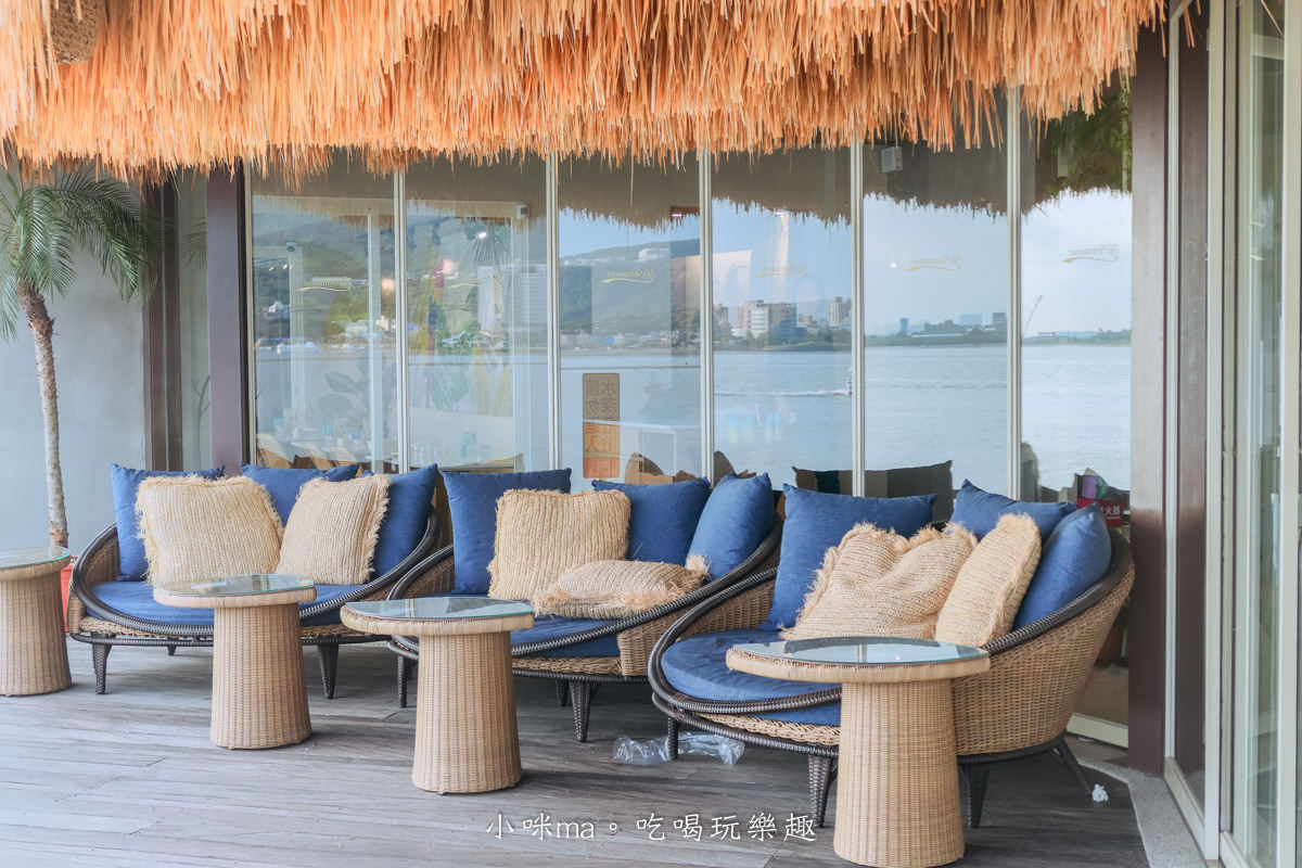 水灣餐廳waterfront 榕堤店｜真心不騙~這裡就是峇里島，南洋風味料理配上淡水河畔日落美景，不用出國就能感受到愜意氛圍，淡水美食
