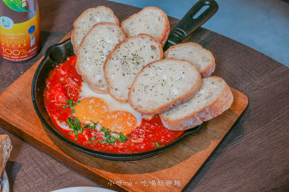 ALL DAY ROASTING COMPANY 師大店｜有插頭又不限時的咖啡廳再加一，森林系配上天井採光 輕鬆暢聊，師大美食