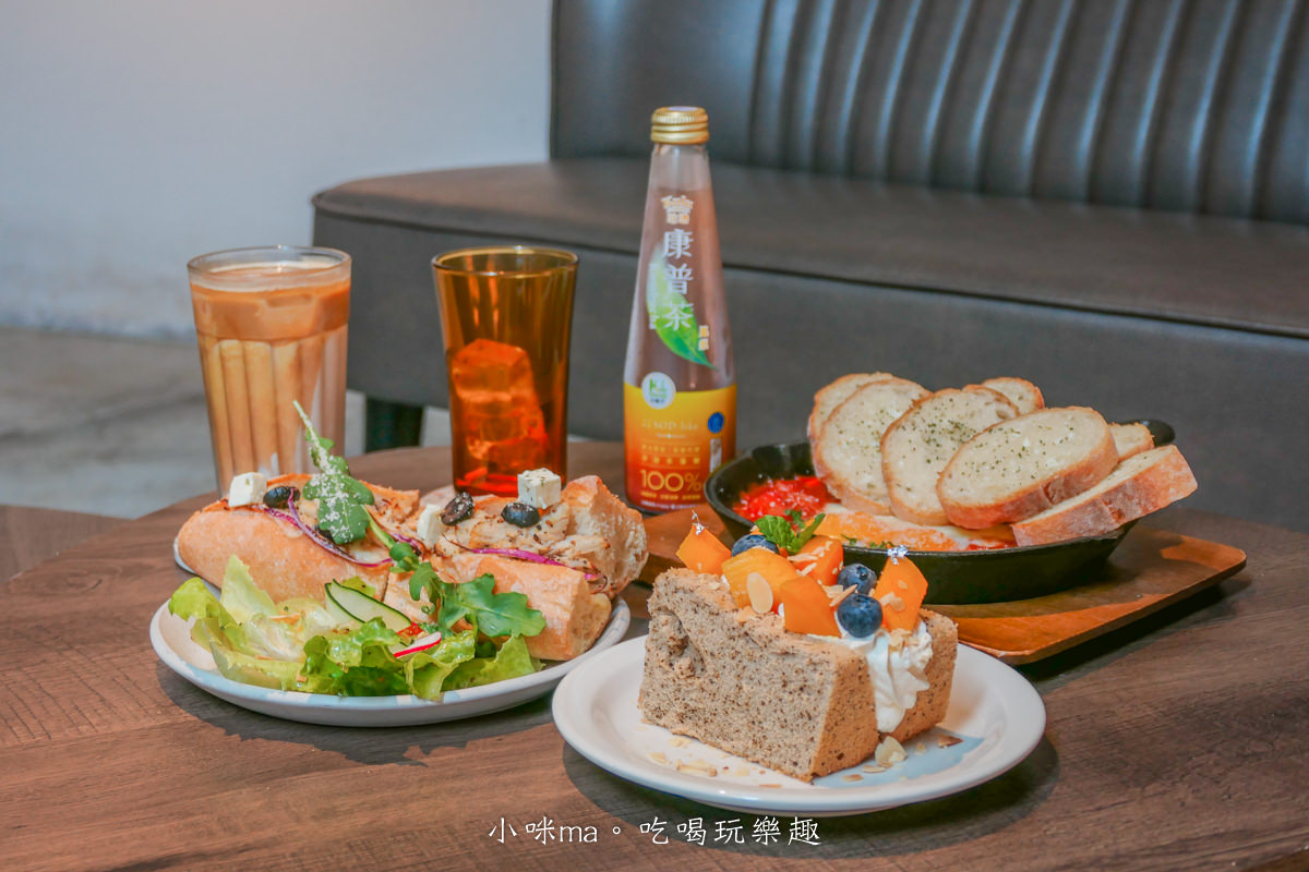 ALL DAY ROASTING COMPANY 師大店｜有插頭又不限時的咖啡廳再加一，森林系配上天井採光 輕鬆暢聊，師大美食