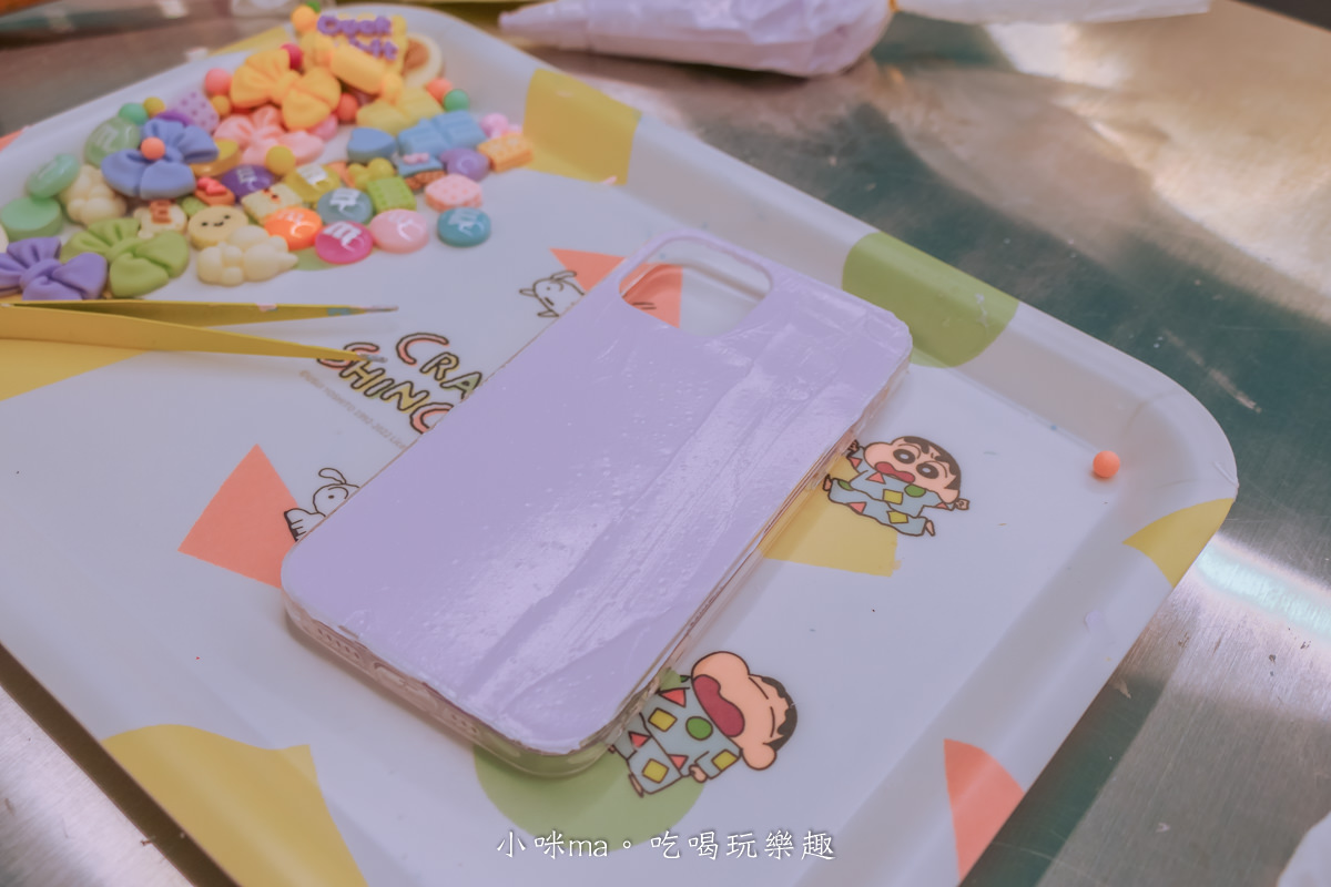 Uni由你手作｜全台第一家奶油膠DIY手機殼，400多種配件讓你均一價貼到飽，少女心大噴發啦~，捷運西門站