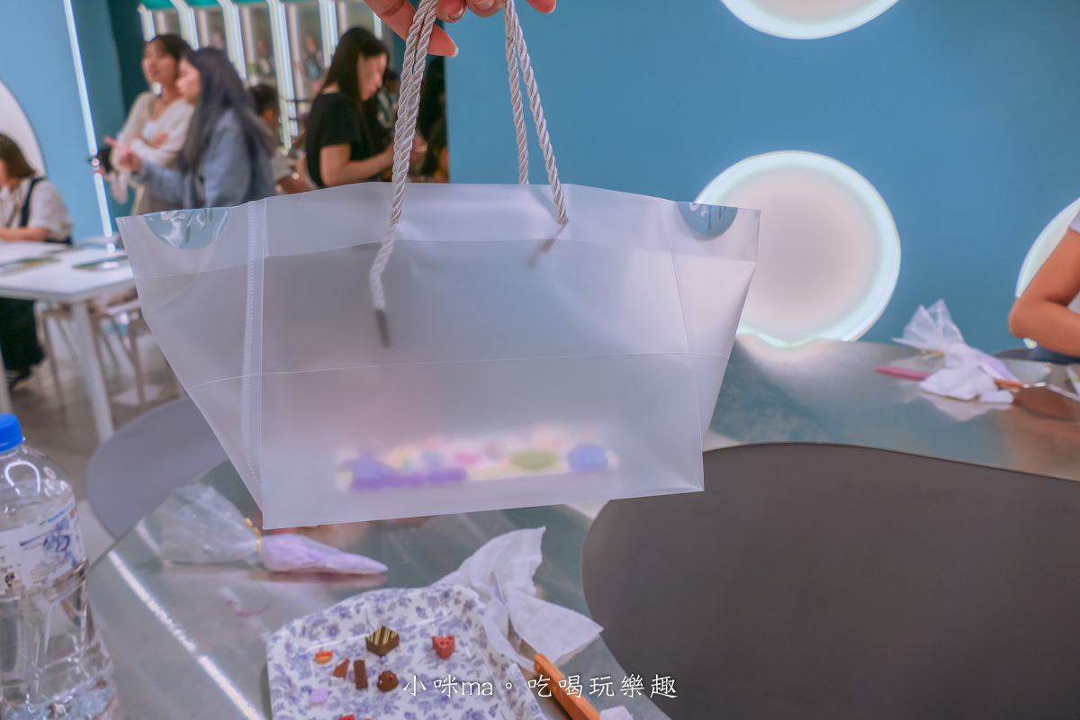 Uni由你手作｜全台第一家奶油膠DIY手機殼，400多種配件讓你均一價貼到飽，少女心大噴發啦~，捷運西門站