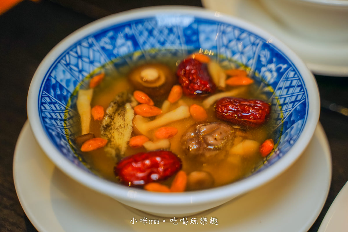 台北寒舍艾美酒店 探索廚房|果香烤牛腹肉、泰式涼拌蟹 豐富的異國料理帶你環遊世界,高水準甜點也不容錯過,台北吃到飽推薦 - 第51張圖 台北寒舍艾美酒店 探索廚房|果香烤牛腹肉、泰式涼拌蟹 豐富的異國料理帶你環遊世界,高水準甜點也不容錯過,台北吃到飽推薦