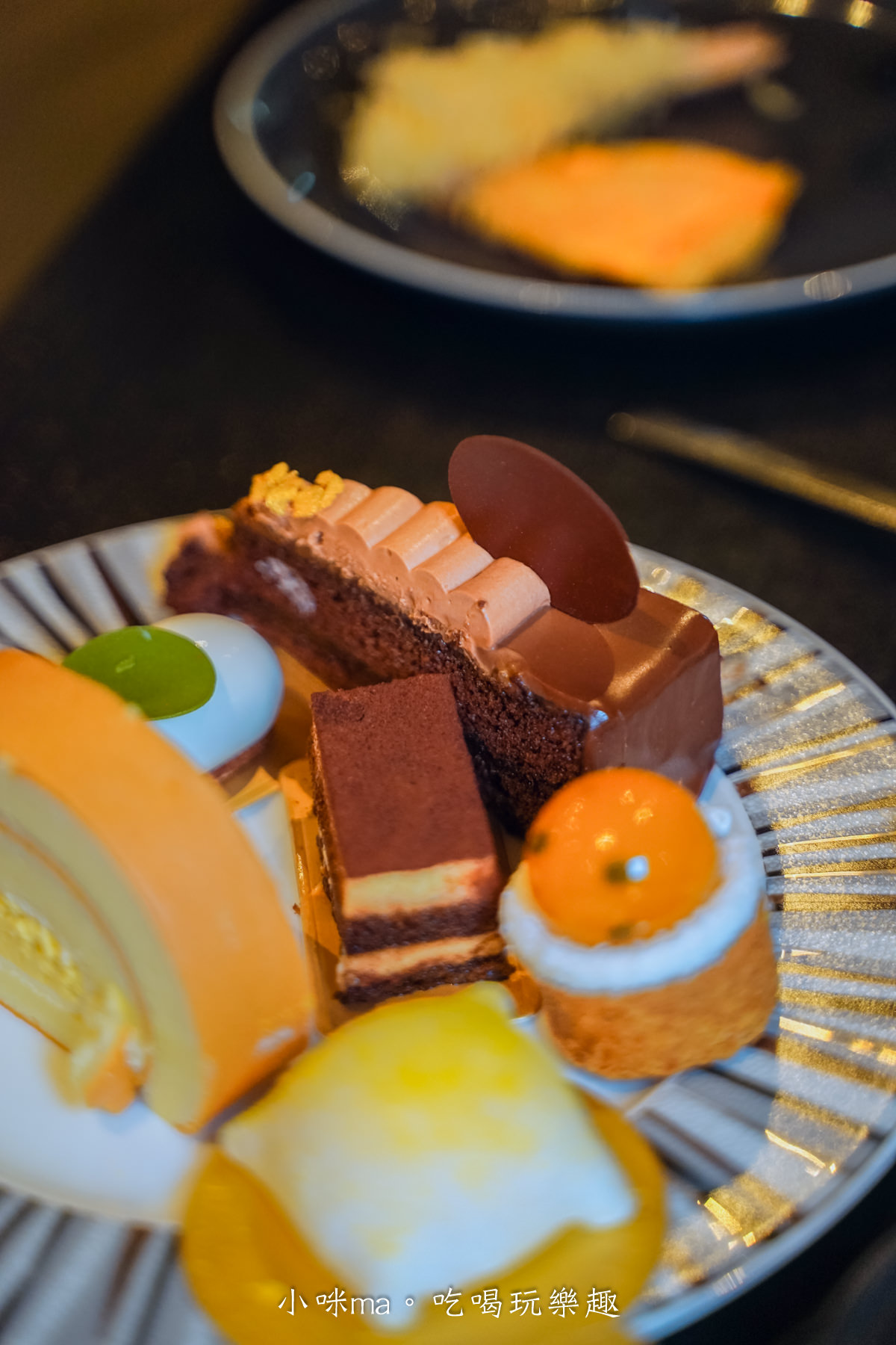 台北寒舍艾美酒店 探索廚房|果香烤牛腹肉、泰式涼拌蟹 豐富的異國料理帶你環遊世界,高水準甜點也不容錯過,台北吃到飽推薦 - 第61張圖 台北寒舍艾美酒店 探索廚房|果香烤牛腹肉、泰式涼拌蟹 豐富的異國料理帶你環遊世界,高水準甜點也不容錯過,台北吃到飽推薦