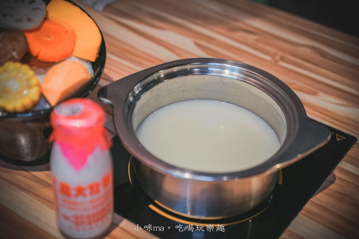 立馬吃一鍋。有機水產火鍋專賣 E.Ma Hot Pot|爆擊海鮮控味蕾!超鮮黑鑽蜆湯頭根本不讓你睡~,冰淇淋、飲料無限供應,板橋火鍋推薦 - 第29張圖 立馬吃一鍋。有機水產火鍋專賣 E.Ma Hot Pot|爆擊海鮮控味蕾!超鮮黑鑽蜆湯頭根本不讓你睡~,冰淇淋、飲料無限供應,板橋火鍋推薦