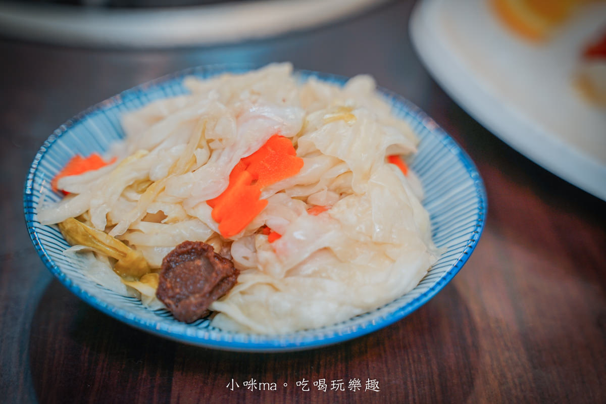 十一份活魚餐廳｜石門水庫必吃活魚四吃！稱斤現撈活魚 價格公開透明，菜色豐富選擇多，桃園美食 / 石門活魚推薦