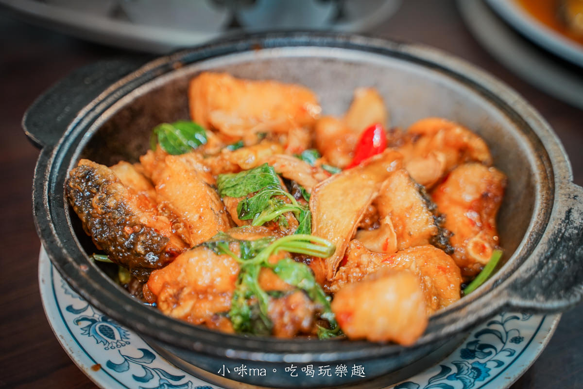 十一份活魚餐廳｜石門水庫必吃活魚四吃！稱斤現撈活魚 價格公開透明，菜色豐富選擇多，桃園美食 / 石門活魚推薦