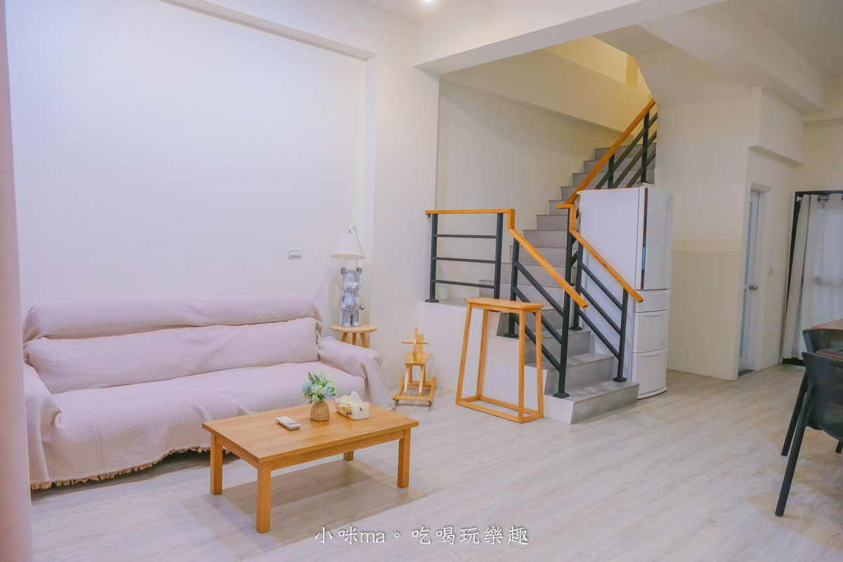 路邊覓宿｜可愛露營風 4人就可以包棟，電動麻將桌、KTV、頂樓烤肉、兒童泳池，宜蘭包棟推薦