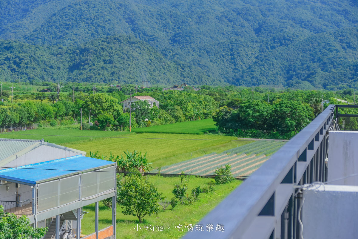 路邊覓宿｜可愛露營風 4人就可以包棟，電動麻將桌、KTV、頂樓烤肉、兒童泳池，宜蘭包棟推薦