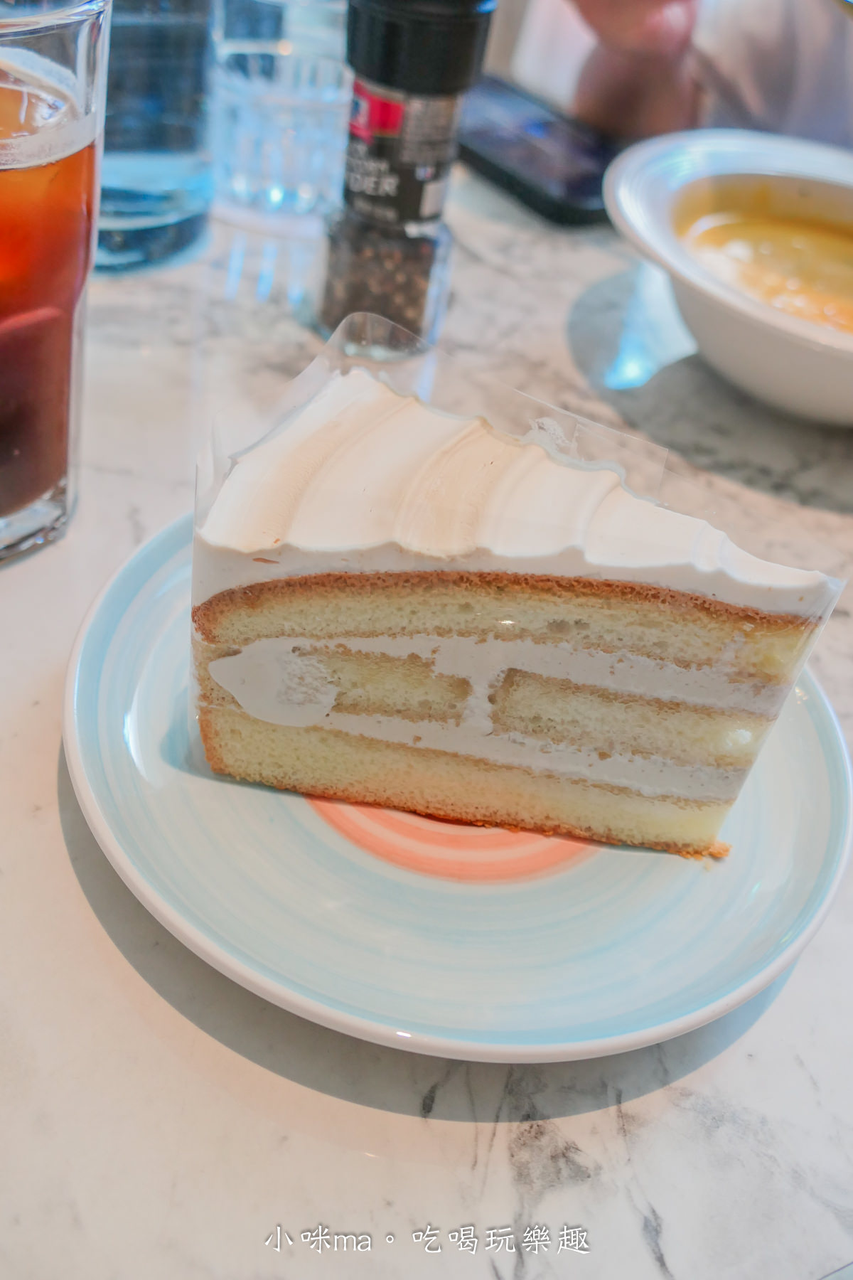 BUNA CAF’E 布納咖啡館 內湖店|鬧區裡超有度假感的玻璃屋餐廳,不限時還有插座可以使用,戶外網美牆讓你拍到翻,內湖美食 - 第24張圖 BUNA CAF’E 布納咖啡館 內湖店|鬧區裡超有度假感的玻璃屋餐廳,不限時還有插座可以使用,戶外網美牆讓你拍到翻,內湖美食