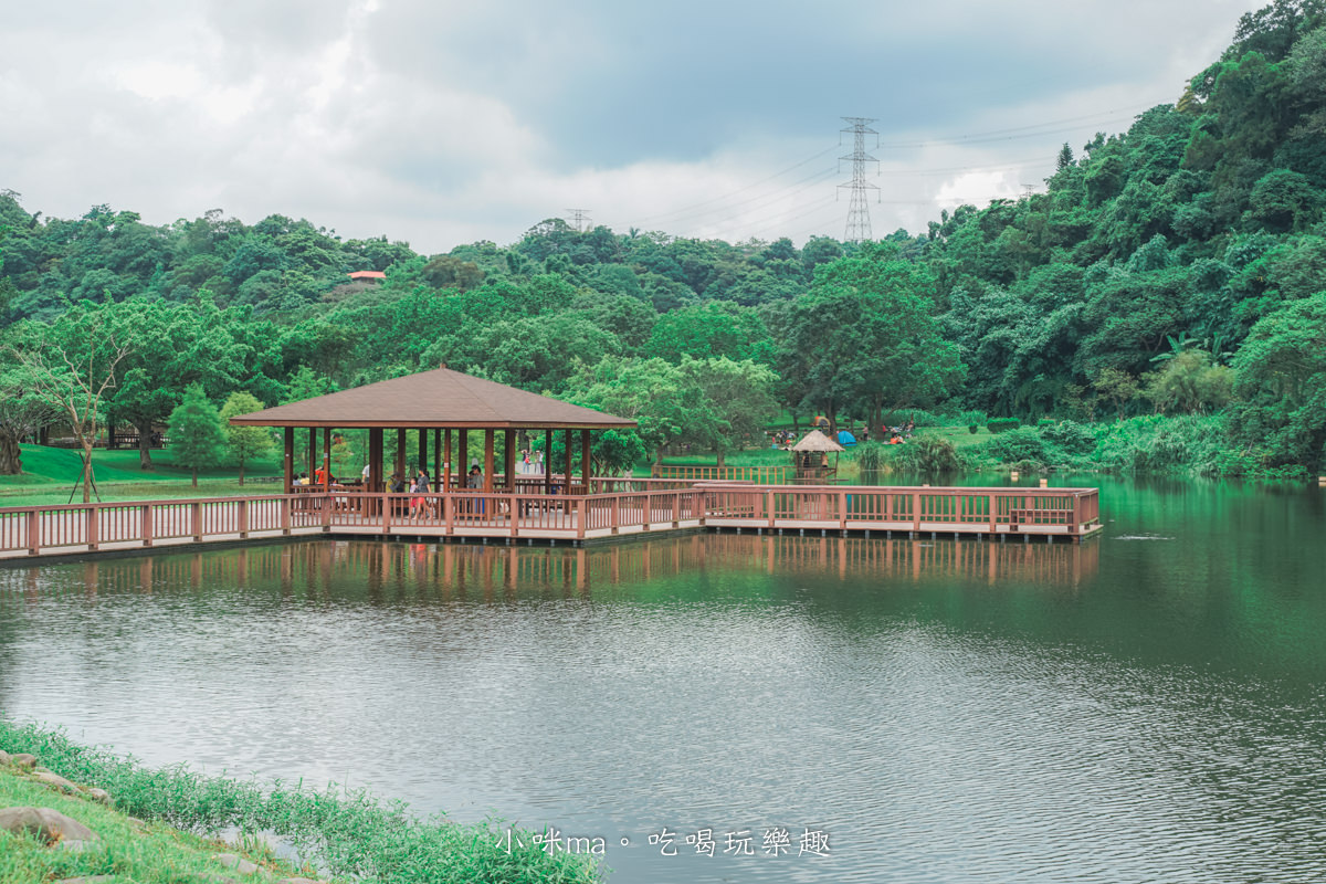 【桃園龍潭景點】三坑自然生態公園｜無料小溪戲水，悠閒環湖步道，還能順遊三坑老街、太平紅橋，桃園一日遊