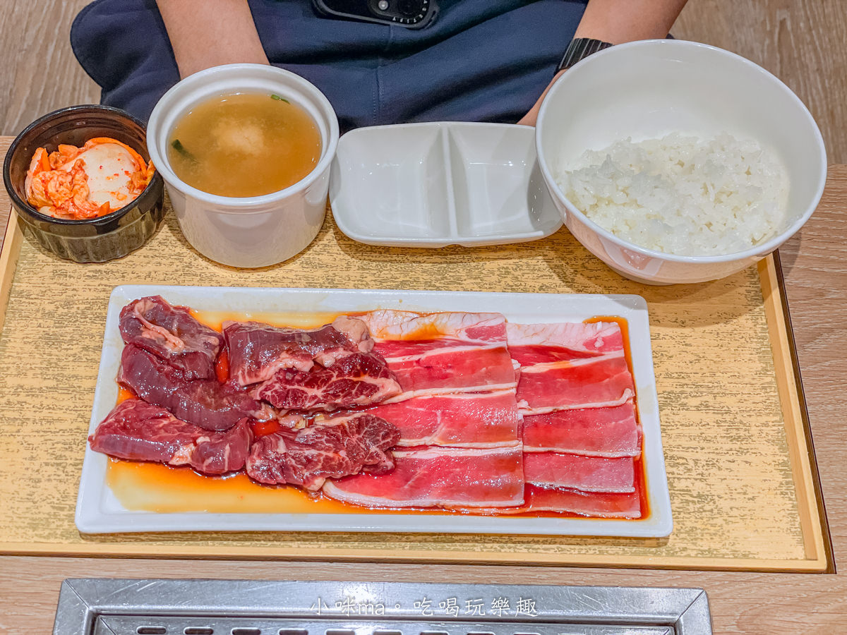 【一人燒肉推薦】燒肉LIKE(焼肉ライク)-中和環球店|邊緣人也能烤起來!180元就有雙拼燒肉可以吃,新北燒肉推薦 - 第17張圖 【一人燒肉推薦】燒肉LIKE(焼肉ライク)-中和環球店|邊緣人也能烤起來!180元就有雙拼燒肉可以吃,新北燒肉推薦