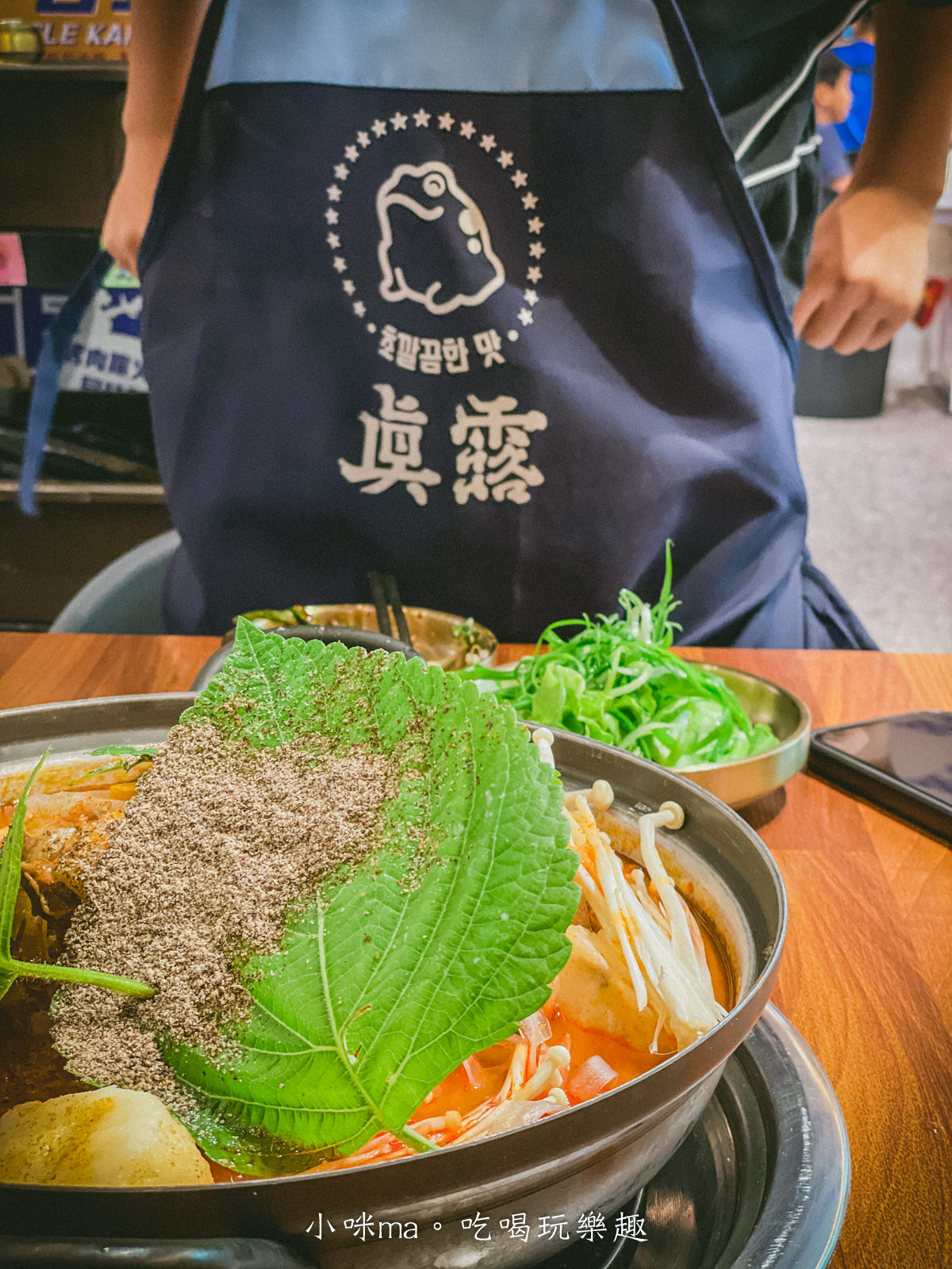 【內湖美食】Uncle-K 火烤店｜韓國道地元祖馬鈴薯排骨鍋進駐內湖商圈，韓國泡麵 年糕無限供應，還有免費遊戲機台可以玩，附菜單