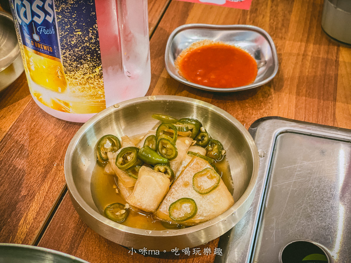 【內湖美食】Uncle-K 火烤店｜韓國道地元祖馬鈴薯排骨鍋進駐內湖商圈，韓國泡麵 年糕無限供應，還有免費遊戲機台可以玩，附菜單