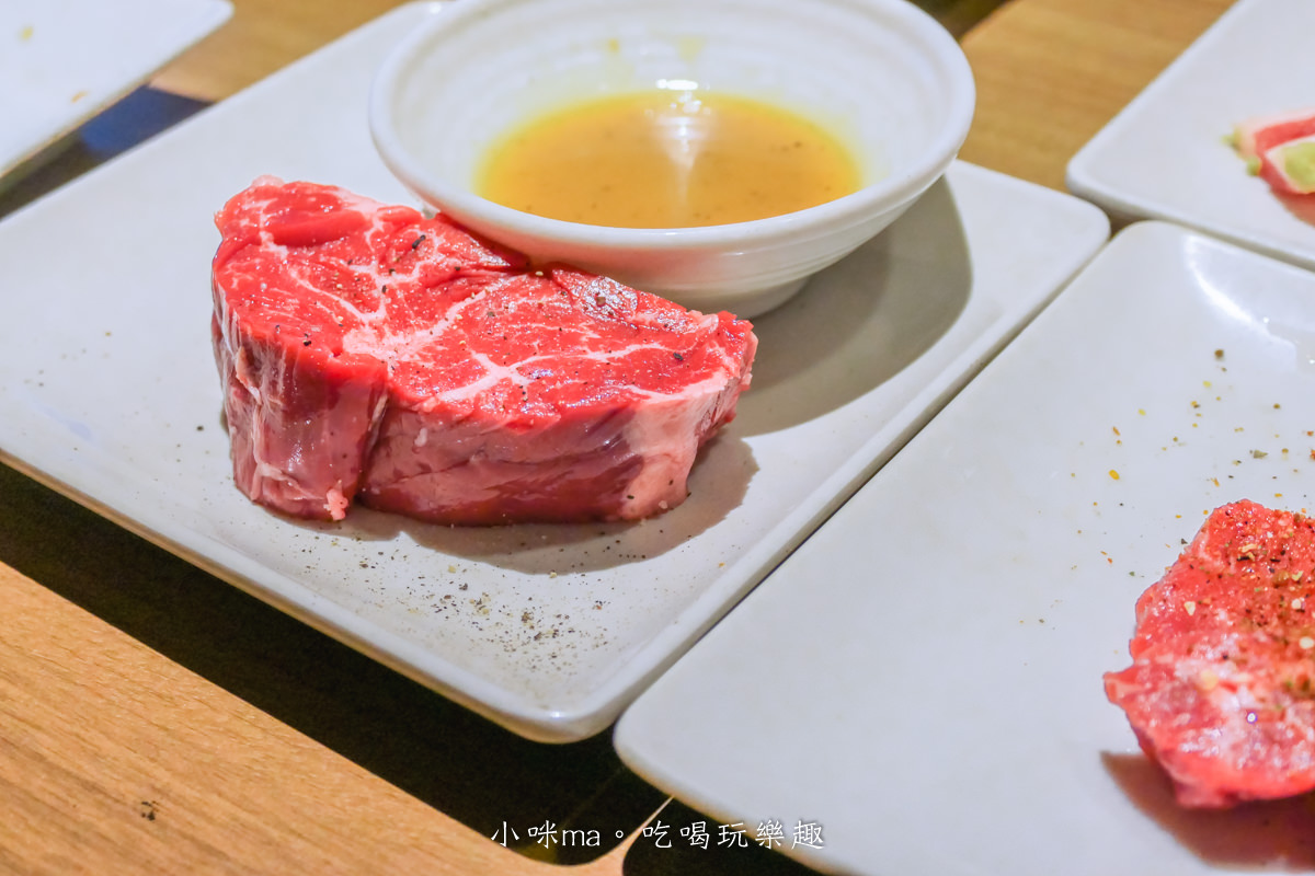 【大阪美食】國產牛燒肉放題 道頓堀御堂筋店|大阪超人氣燒肉吃到飽!沒有訂位就有的你等了,附中文菜單、線上訂位,日本燒肉吃到飽推薦 - 第24張圖 【大阪美食】國產牛燒肉放題 道頓堀御堂筋店|大阪超人氣燒肉吃到飽!沒有訂位就有的你等了,附中文菜單、線上訂位,日本燒肉吃到飽推薦