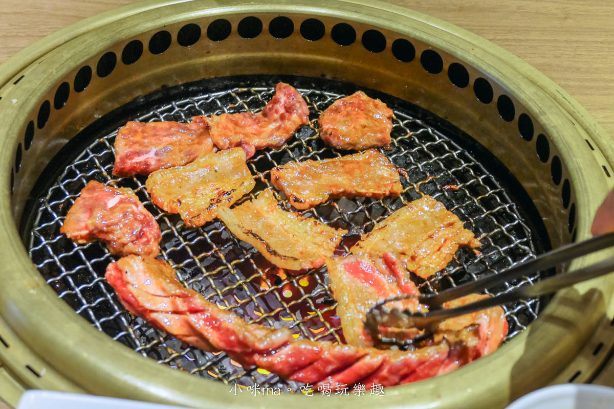 【大阪美食】國產牛燒肉放題 道頓堀御堂筋店|大阪超人氣燒肉吃到飽!沒有訂位就有的你等了,附中文菜單、線上訂位,日本燒肉吃到飽推薦 - 第34張圖 【大阪美食】國產牛燒肉放題 道頓堀御堂筋店|大阪超人氣燒肉吃到飽!沒有訂位就有的你等了,附中文菜單、線上訂位,日本燒肉吃到飽推薦